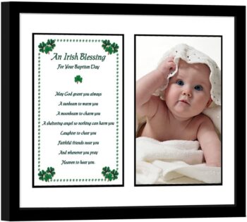 Marco de fotos con una bendición irlandesa bordeada de tréboles verdes 21